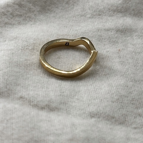Gold plated wavy band - Picture 2 of 3